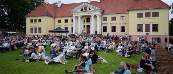 Symphony of nature in Tukums' Durbe castle courtyard,foto: Mareks Bērziņš